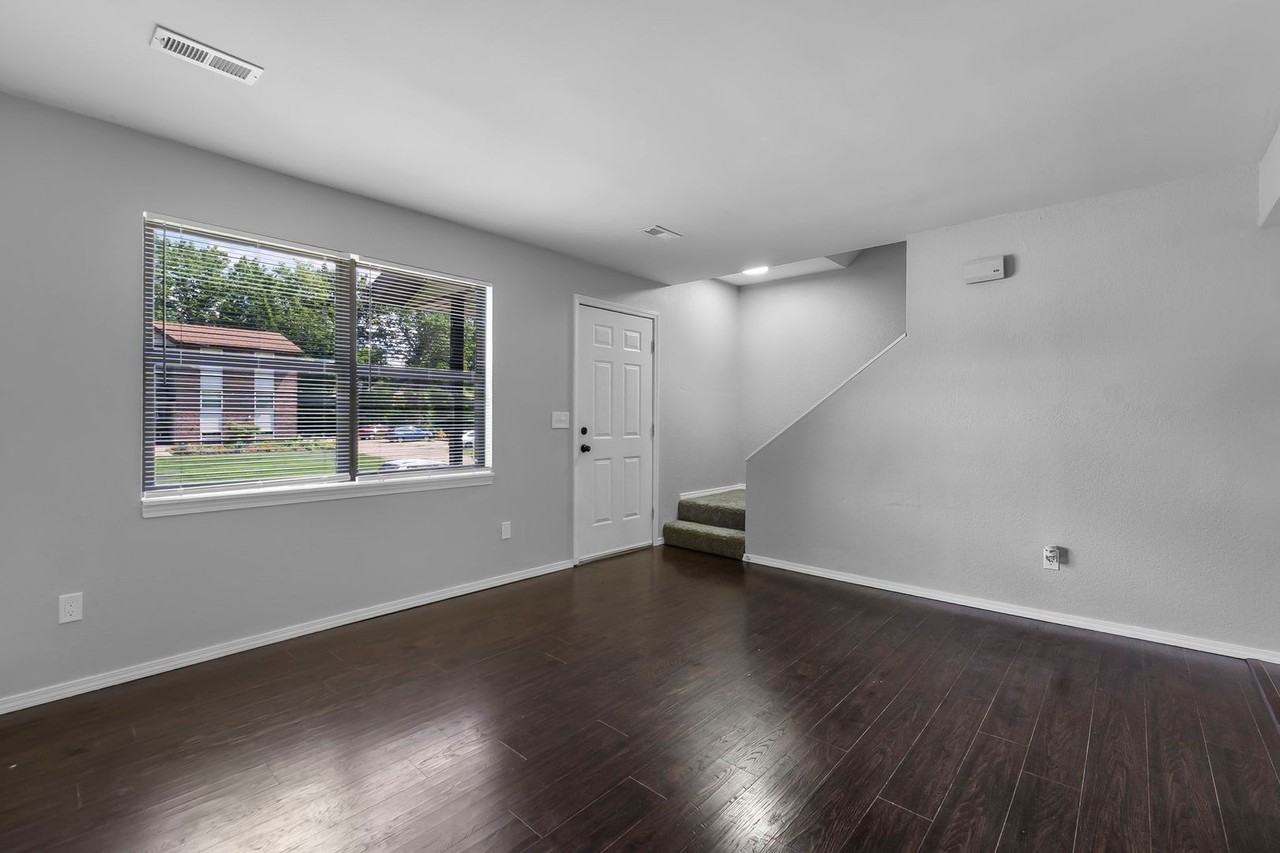 2563 Lisa Dr - Photo 4 of 18
