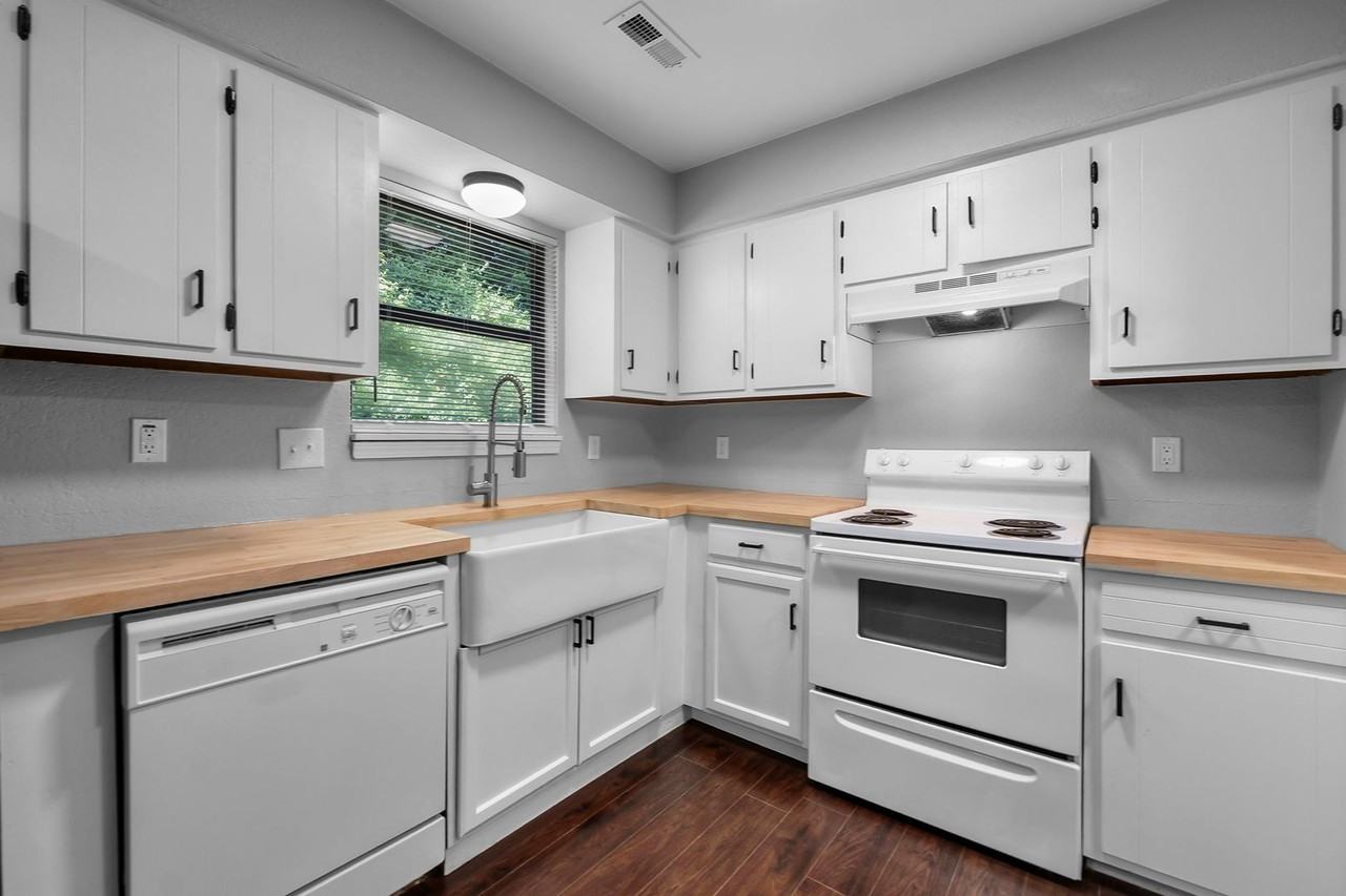 2563 Lisa Dr - Photo 6 of 18