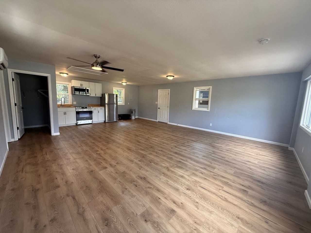 1022 Givens Rd - Photo 6 of 9