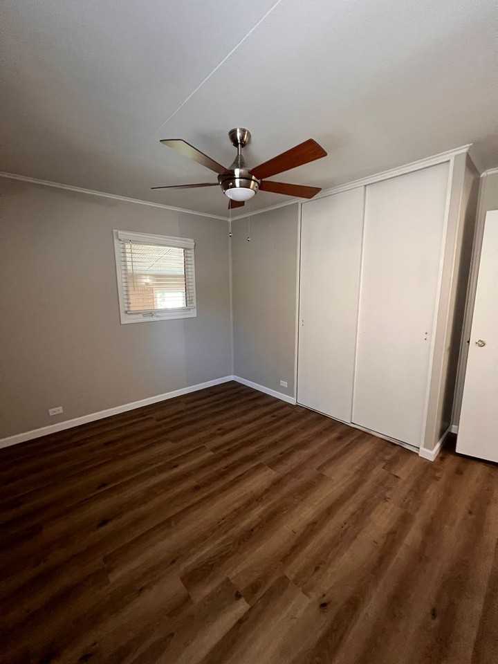 1522 Adams St - Photo 5 of 12