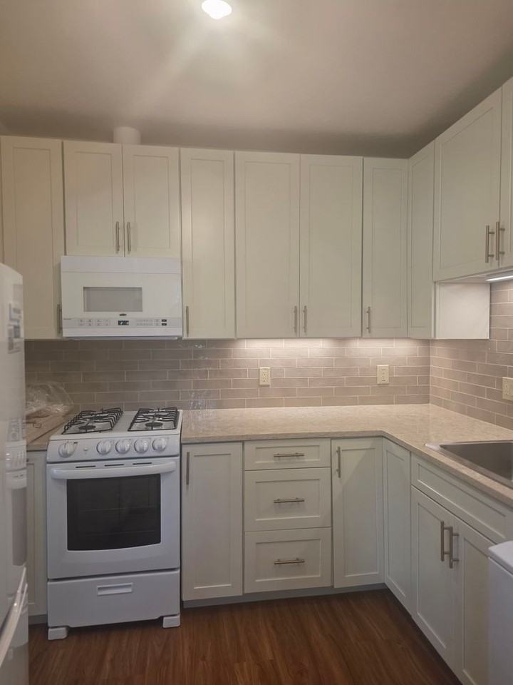 403 H St - Photo 4 of 23