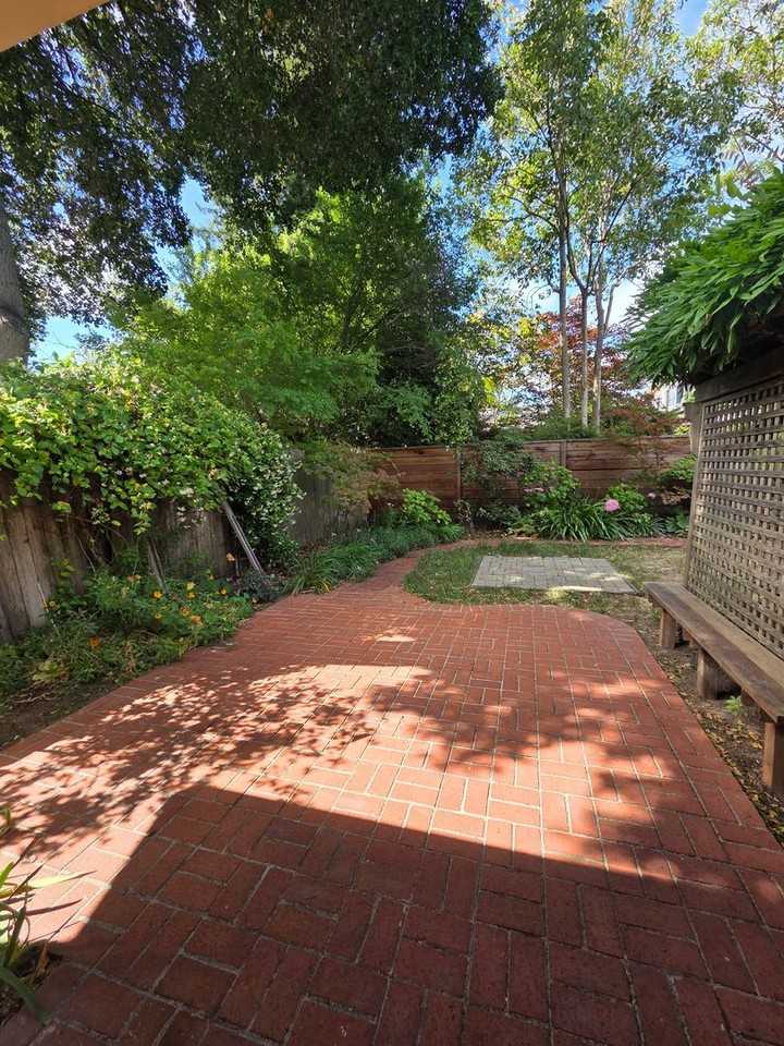 403 H St - Photo 2 of 23