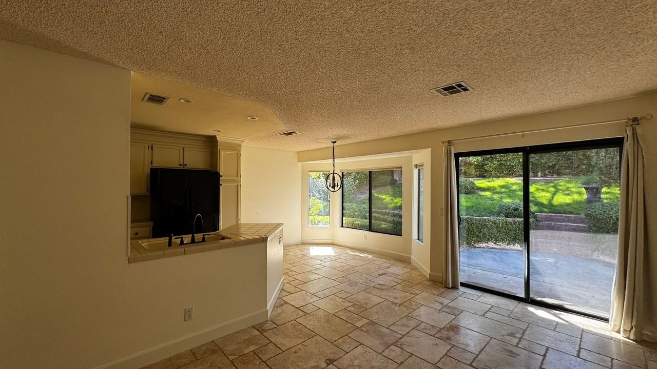 3025 Harborside Dr - Photo 6 of 33