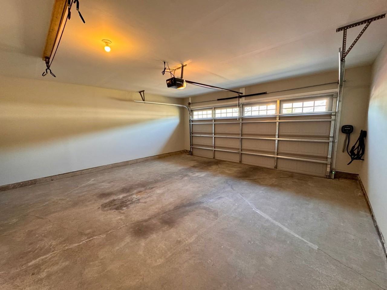 46 S Peak Dr - Photo 2 of 18