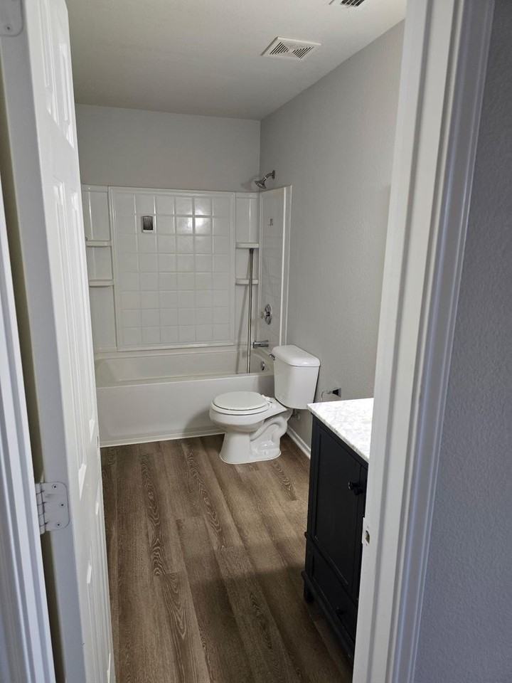 5049 Mosaic Dr - Photo 5 of 11