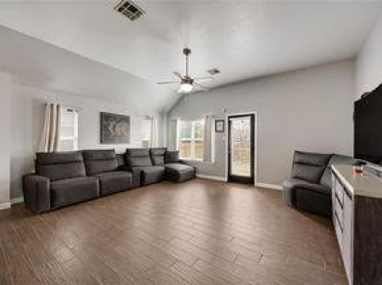 4325 Rolling Water Dr - Photo 4 of 21