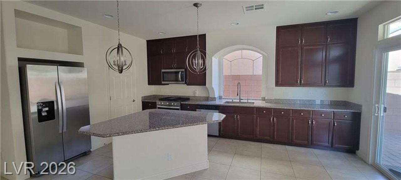 5862 W Haleh Ave - Photo 7 of 29