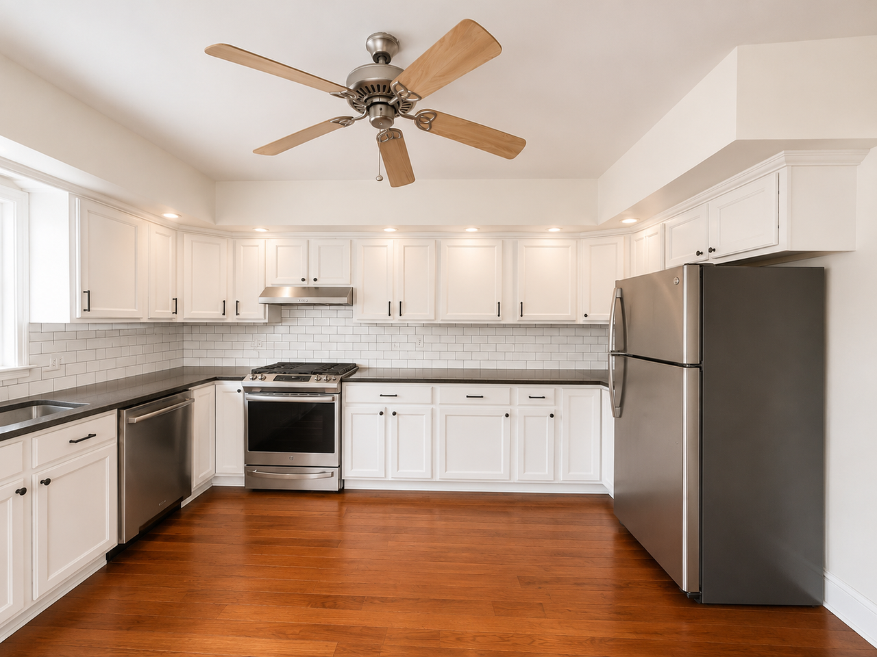 605 W Naomi St - Photo 4 of 13