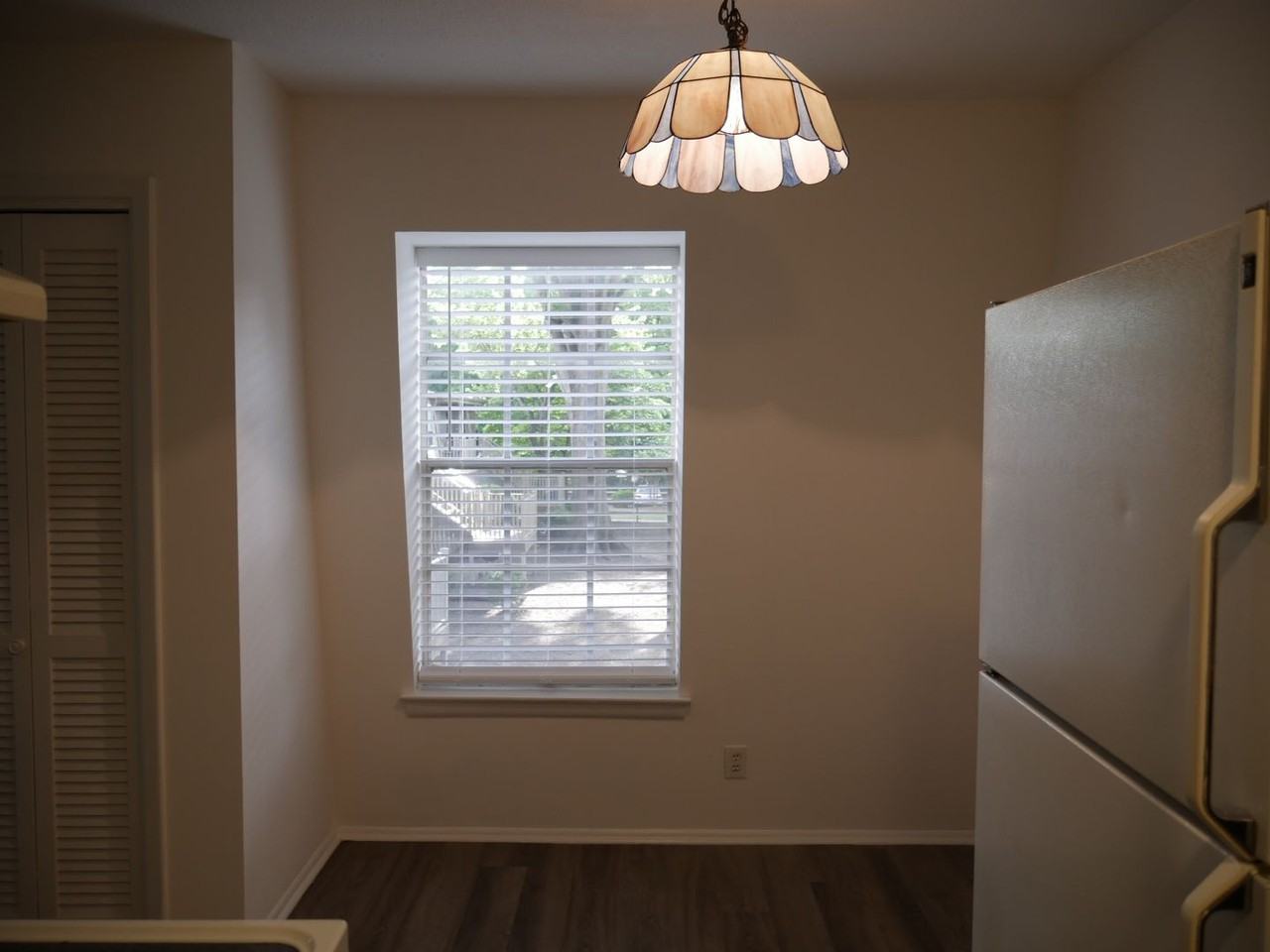 3822 Country Club Rd Apt J - Photo 4 of 9