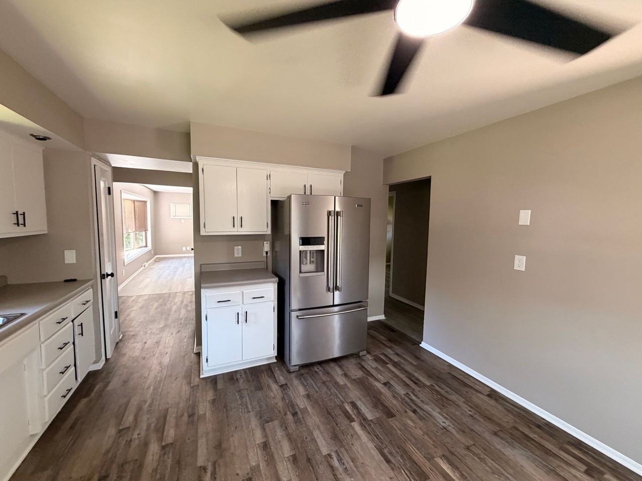 8860 S 84th St - Photo 3 of 16
