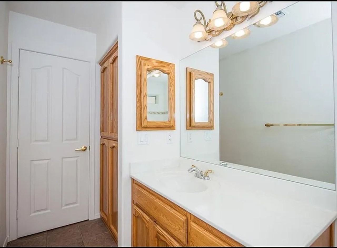 2153 W 22nd Pl - Photo 4 of 12