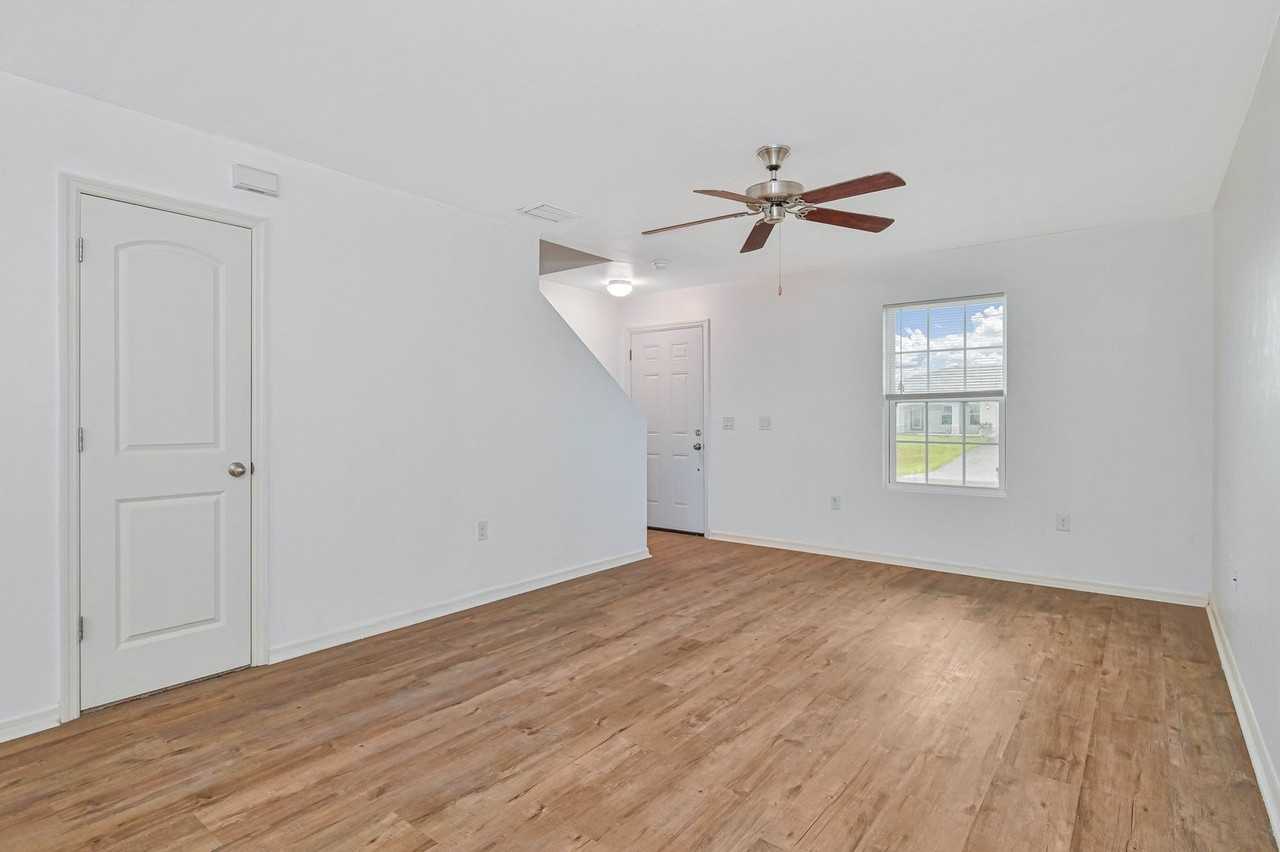 305 Nw 16th Pl - Photo 3 of 21