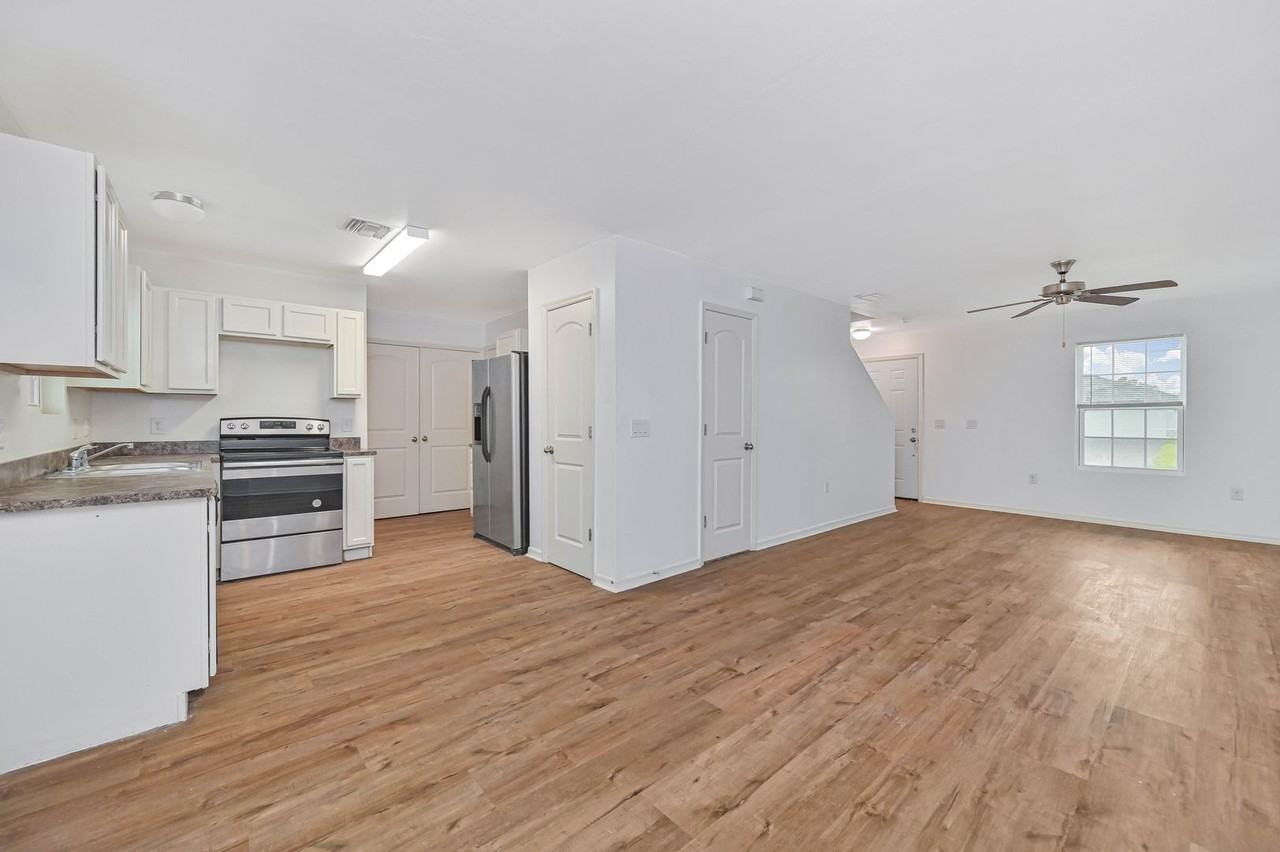 305 Nw 16th Pl - Photo 5 of 21