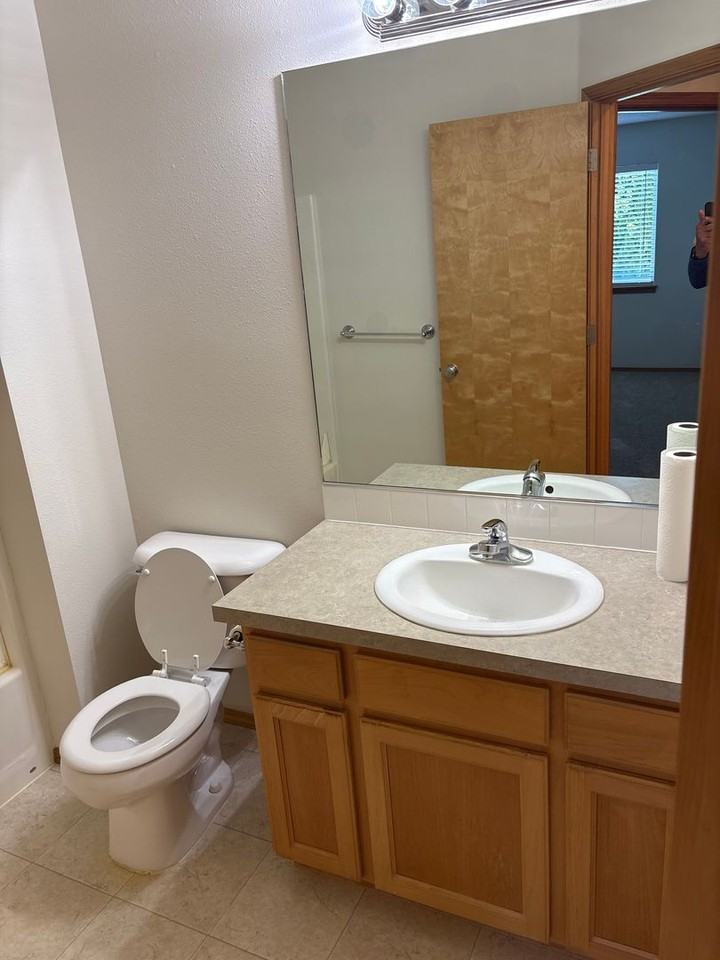 204 Se Kane Dr - Photo 4 of 35