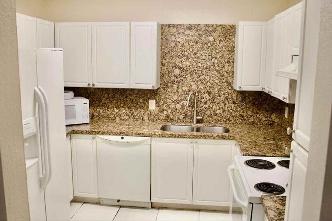 10851 Nw 45th St - Photo 2 of 14