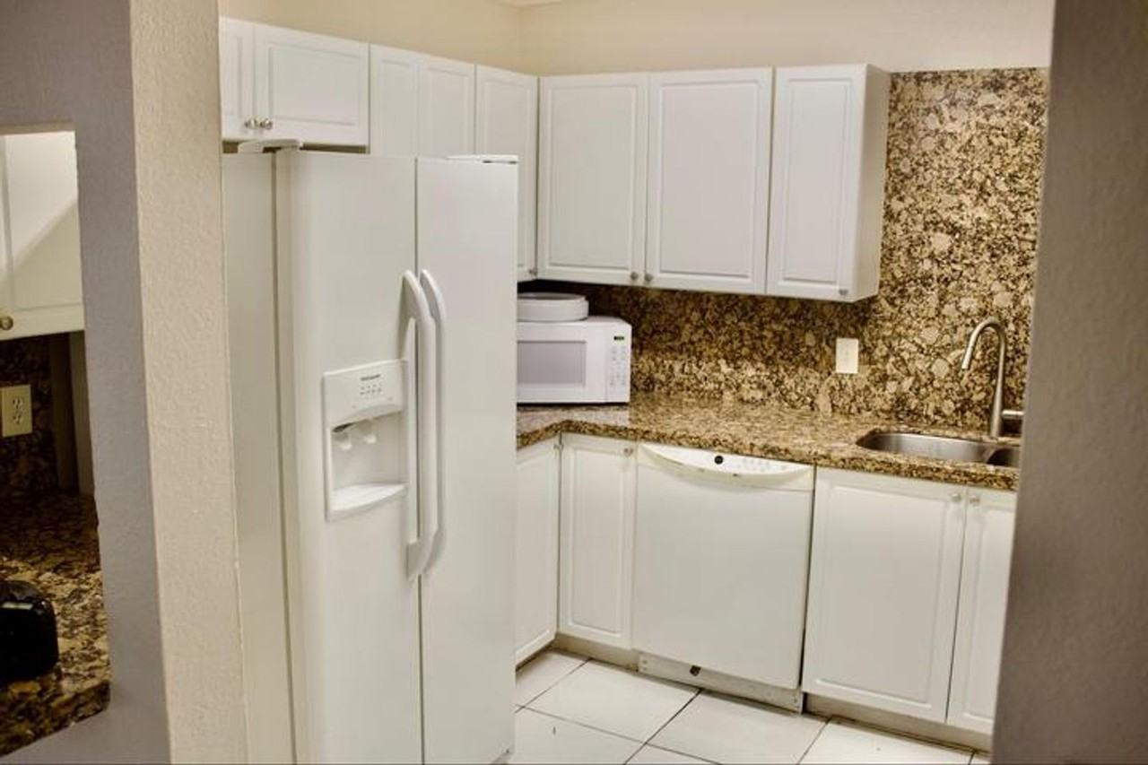 10851 Nw 45th St - Photo 4 of 14