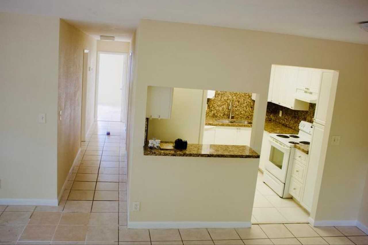 10851 Nw 45th St - Photo 5 of 14