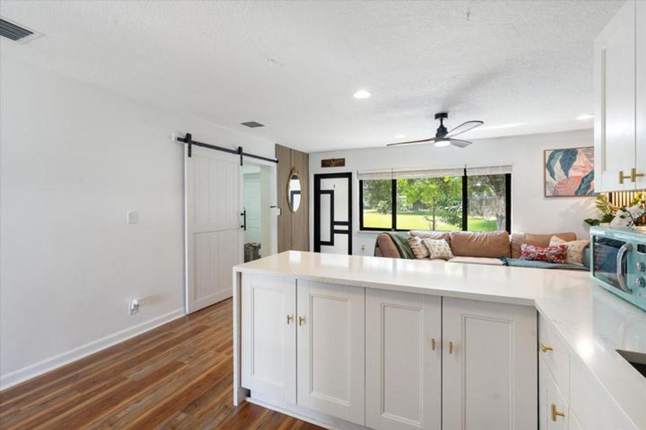 2417 Ne 13th Ter - Photo 3 of 22