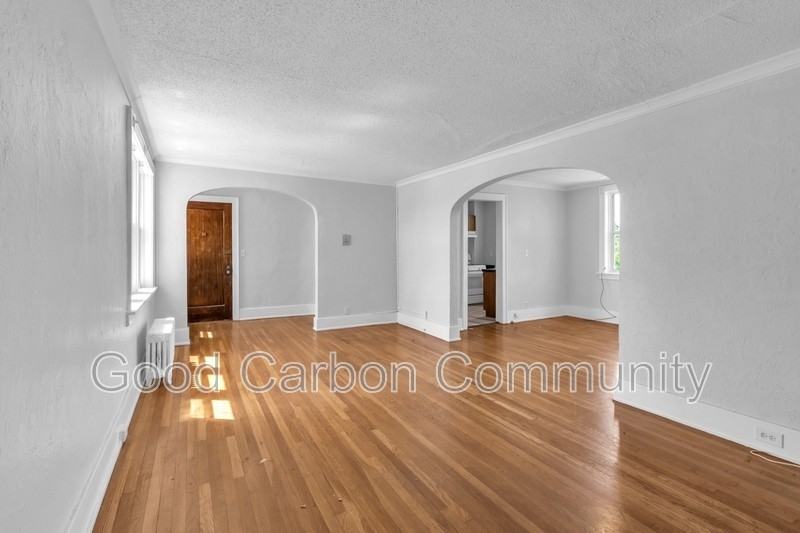 2106 Delaware Ave #10 - Photo 3 of 17