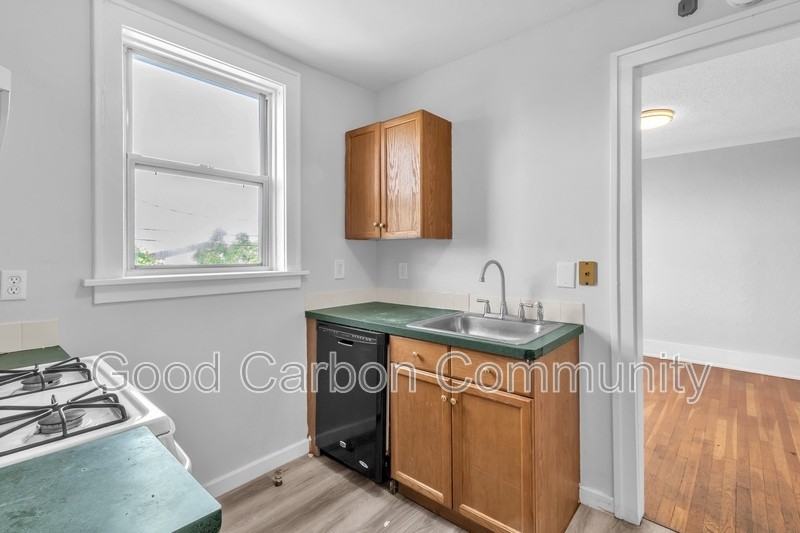 2106 Delaware Ave #10 - Photo 7 of 17