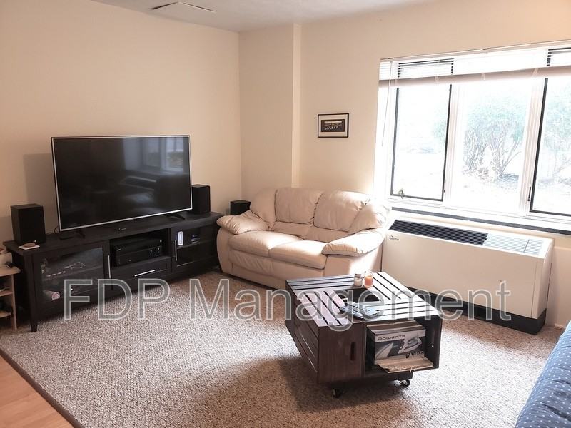660 East Ave #103 - Photo 3 of 11