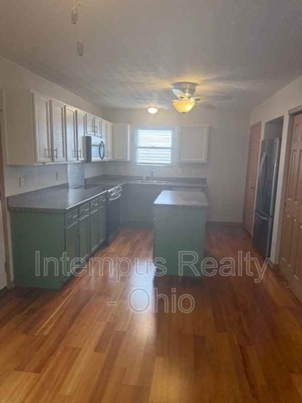5625 Renner Rd - Photo 3 of 34