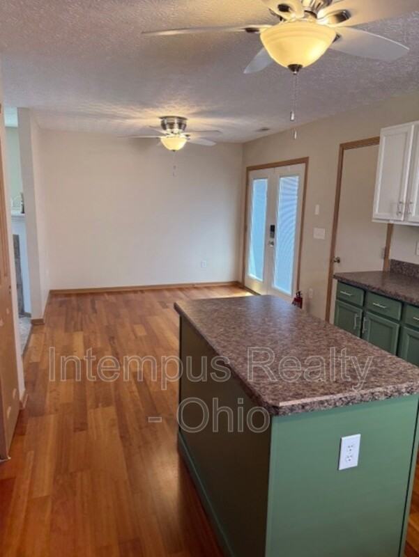 5625 Renner Rd - Photo 5 of 34