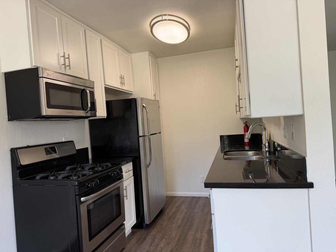 2700 Abbot Kinney Boulevard #8 - Photo 2 of 17