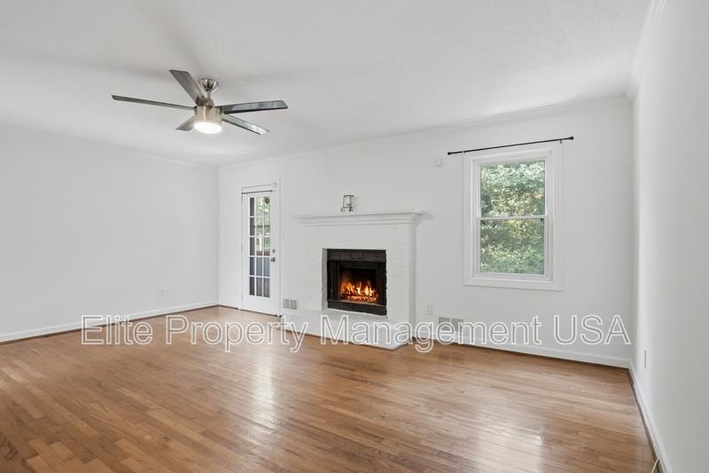1100 Westfield Trce Se - Photo 4 of 16