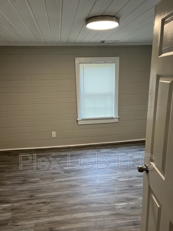 103 Mitchell Ave - Photo 3 of 4