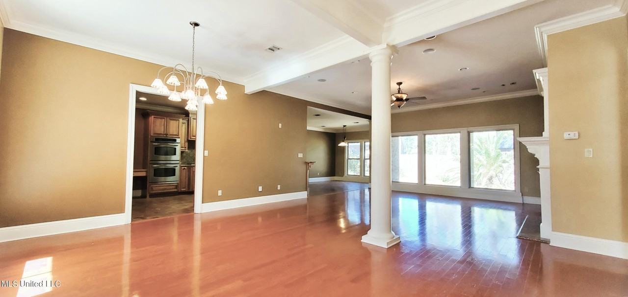 2521 Promenade Blvd - Photo 3 of 23
