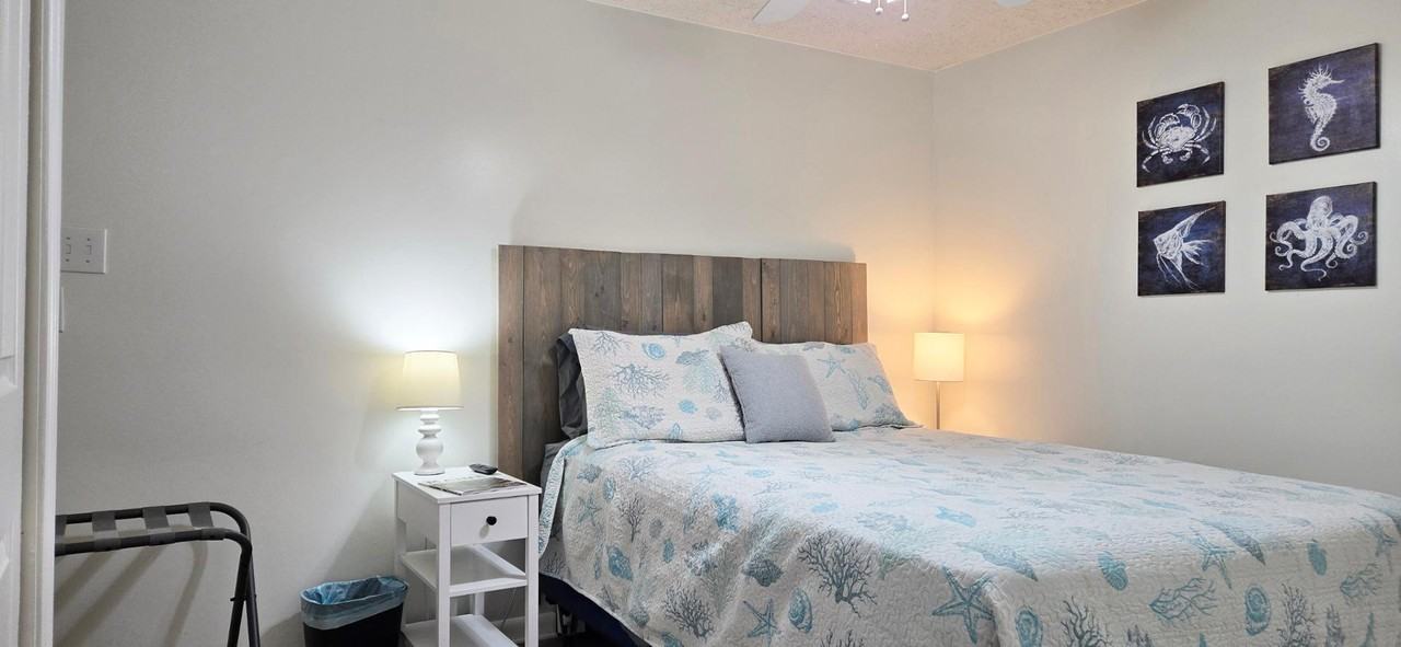 72 E Grand Ave #100 - Photo 4 of 37
