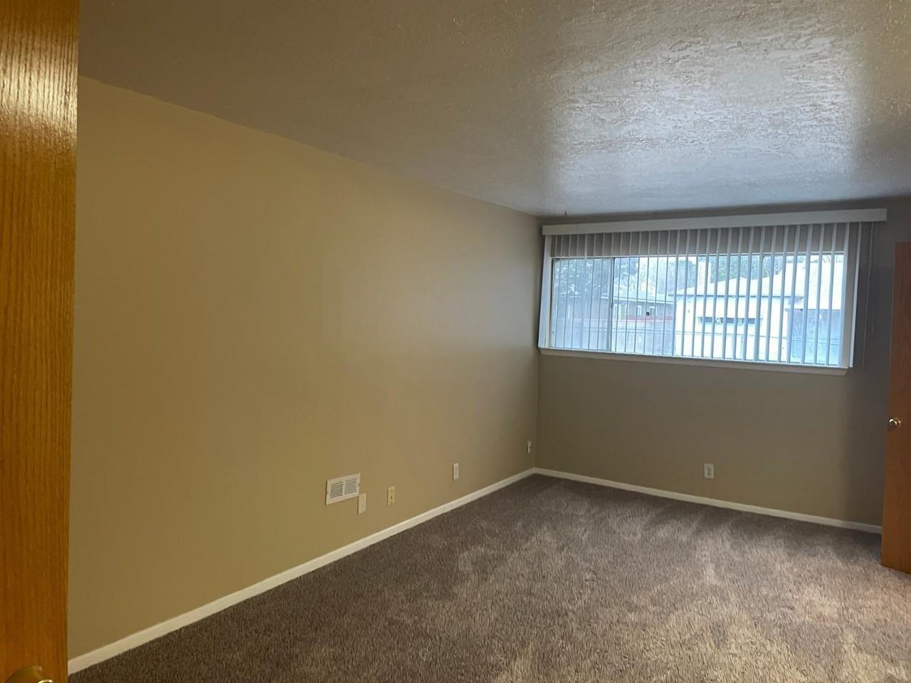 1520 Girard Blvd Ne #P - Photo 2 of 13
