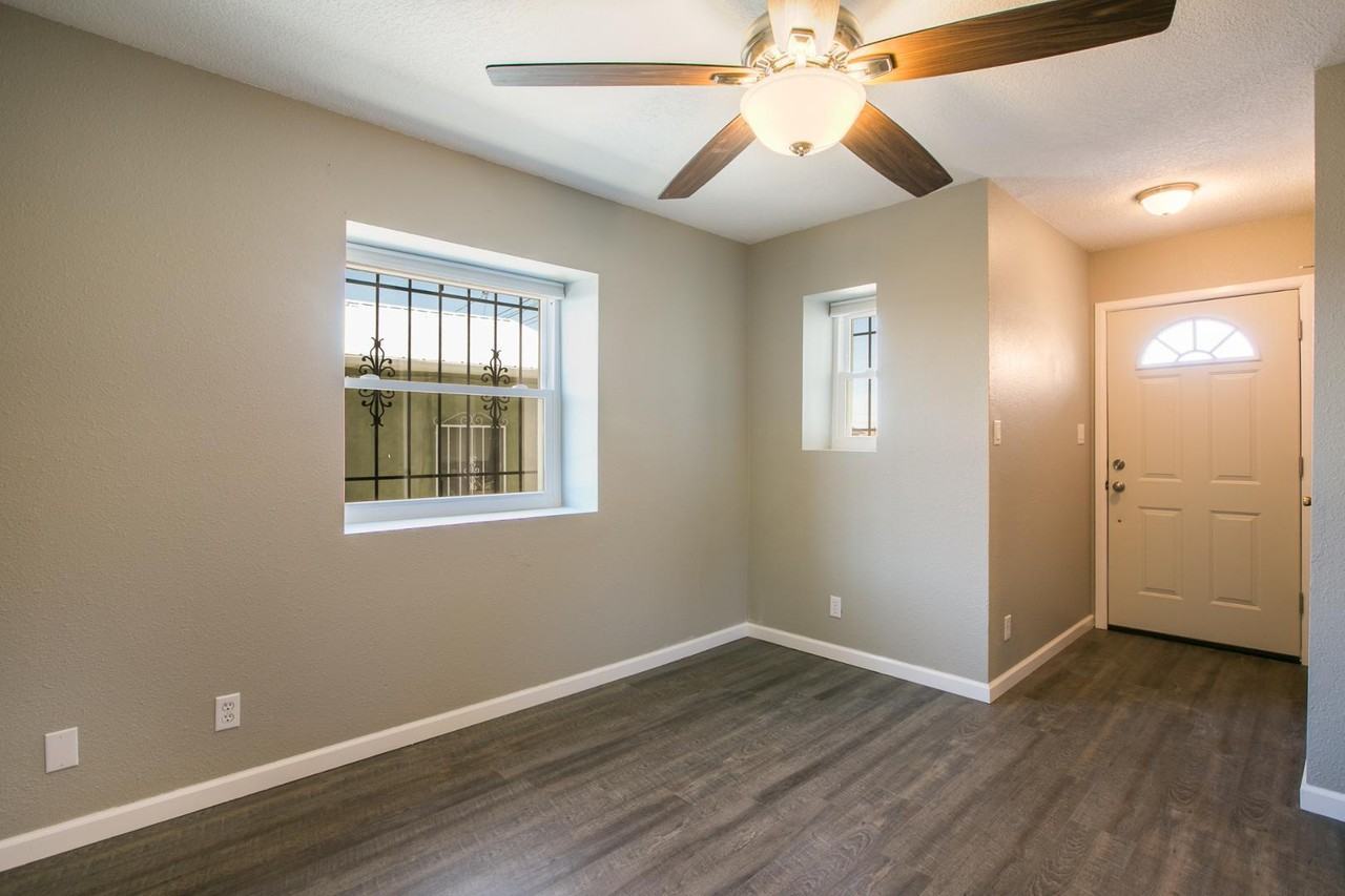 708 Mountain Rd Ne - Photo 3 of 15