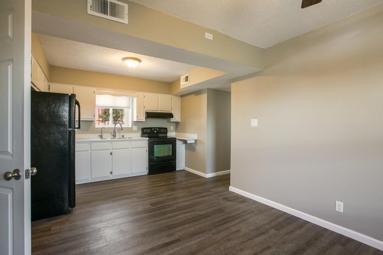 708 Mountain Rd Ne - Photo 6 of 15