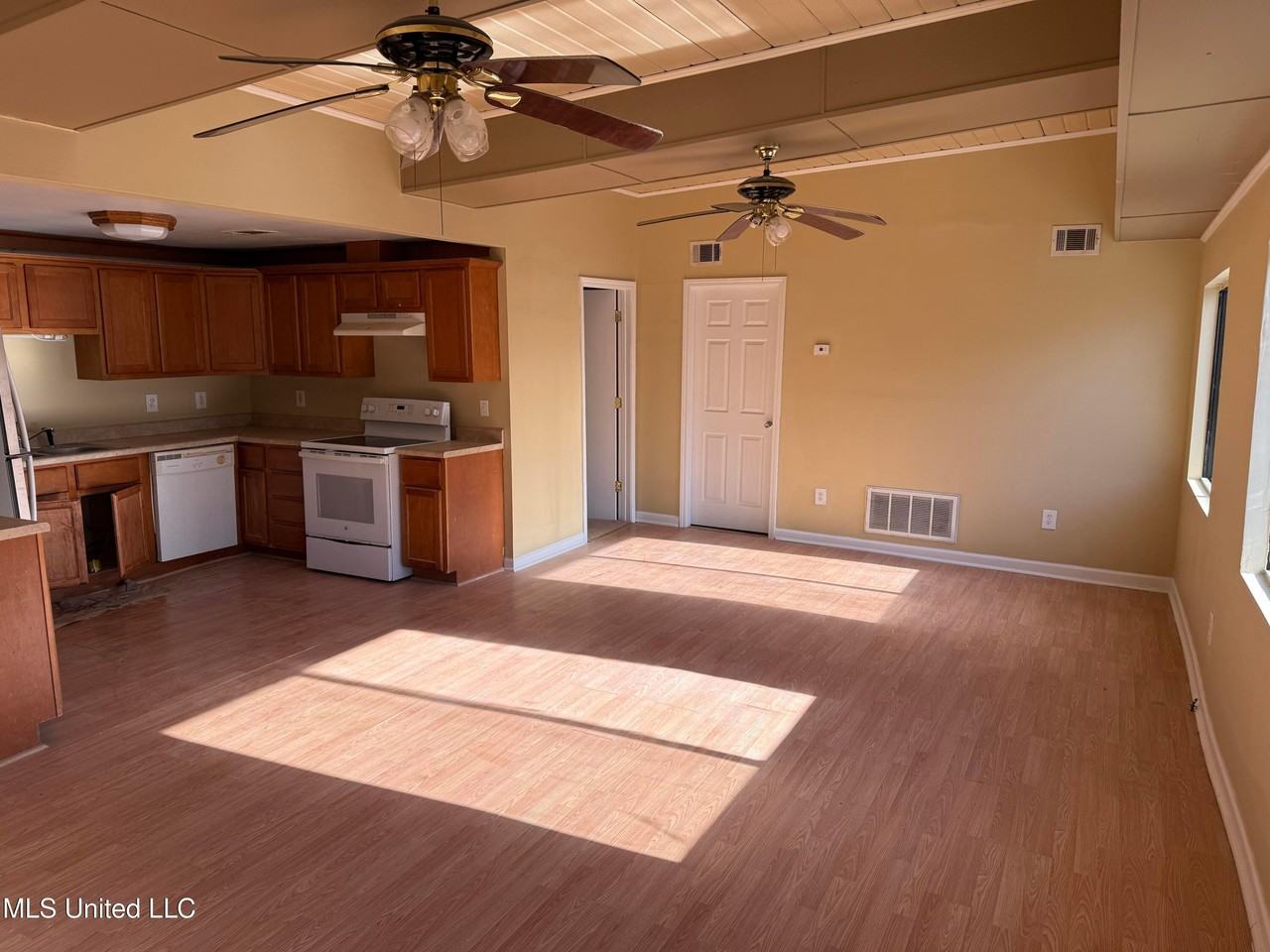 10633 Woolmarket Lake Rd - Photo 3 of 11