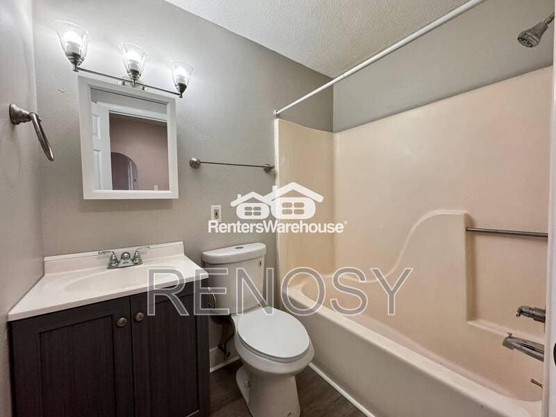 1314 22nd St #5 - Photo 2 of 11