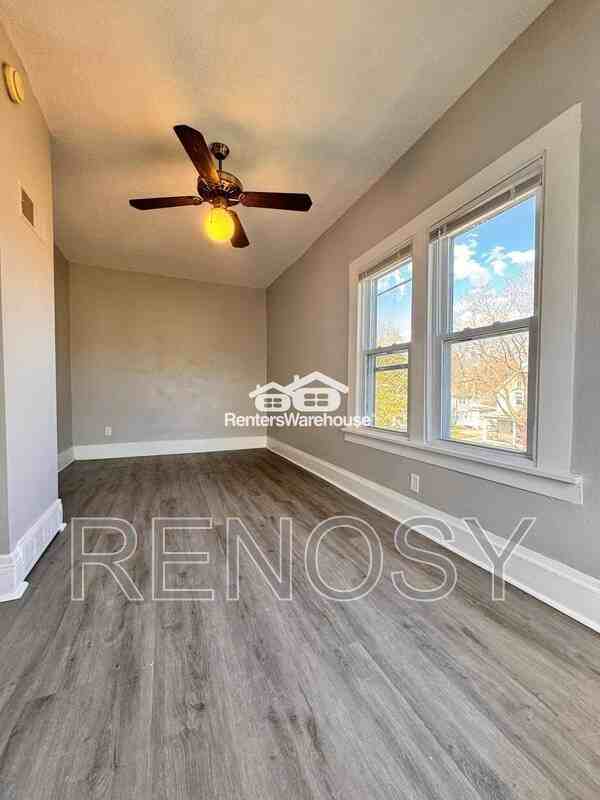 1314 22nd St #5 - Photo 3 of 11