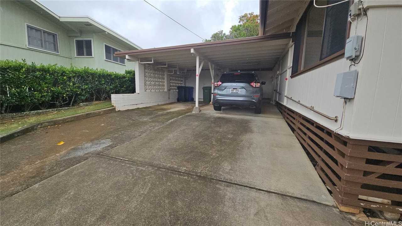 1447 Lekeona St - Photo 3 of 25