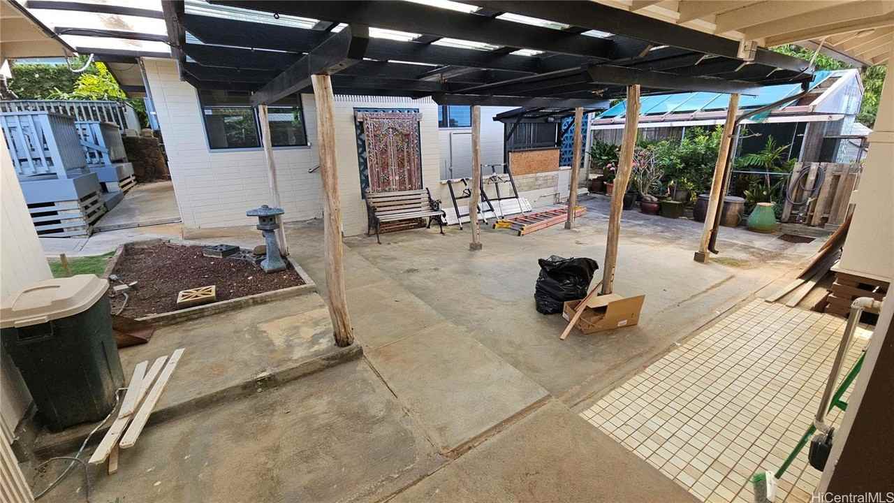 1447 Lekeona St - Photo 6 of 25