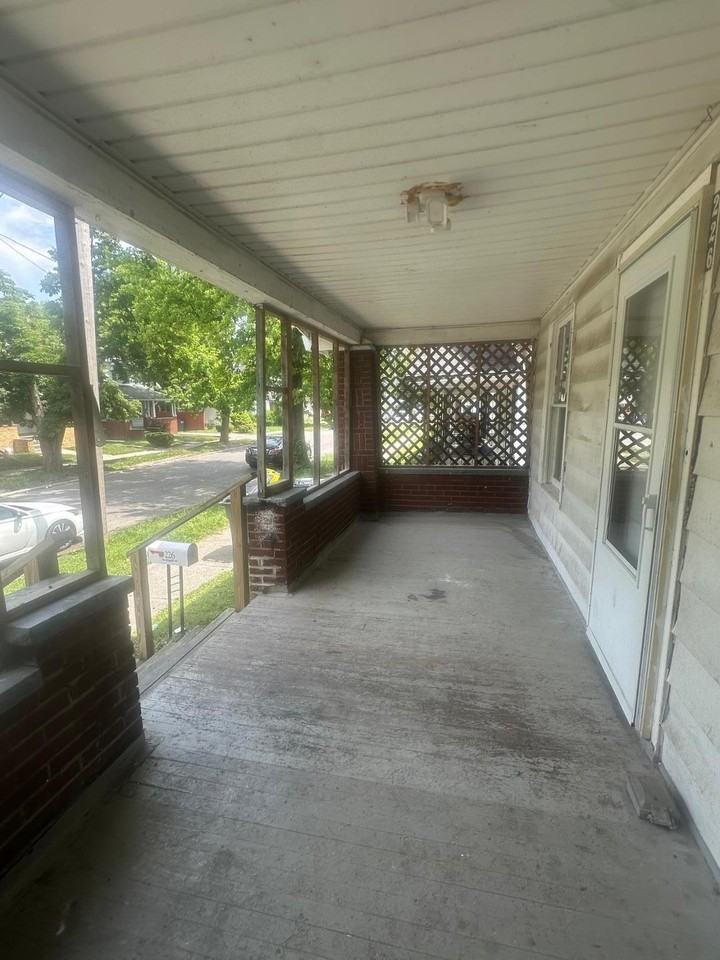 226 E Pearl St - Photo 2 of 15