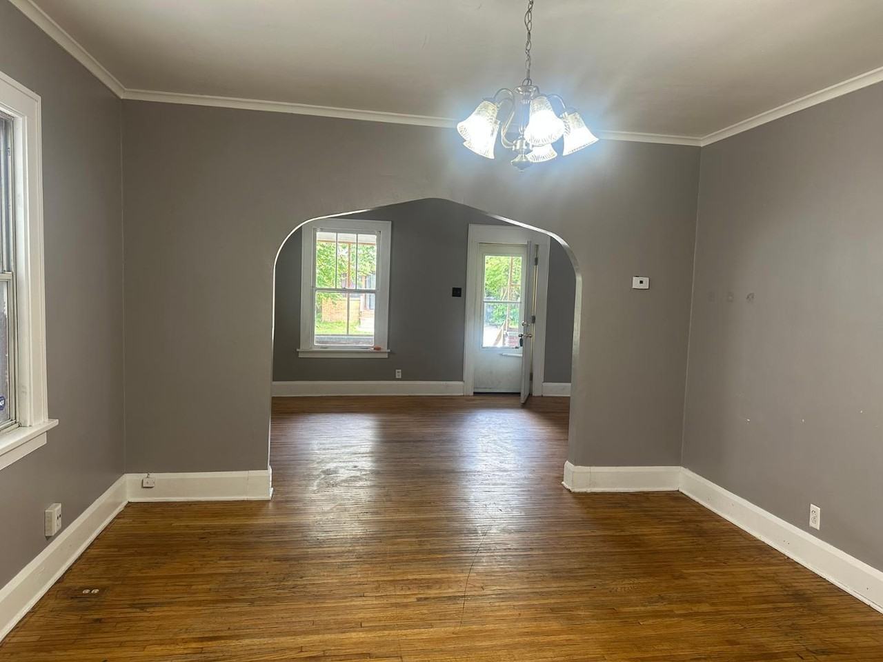 226 E Pearl St - Photo 4 of 15