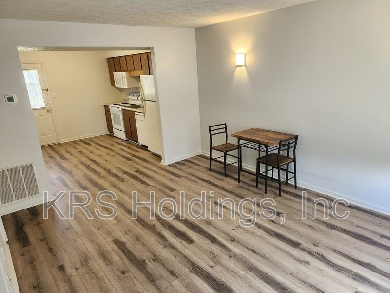 211 S Waverley St #A2 - Photo 2 of 12