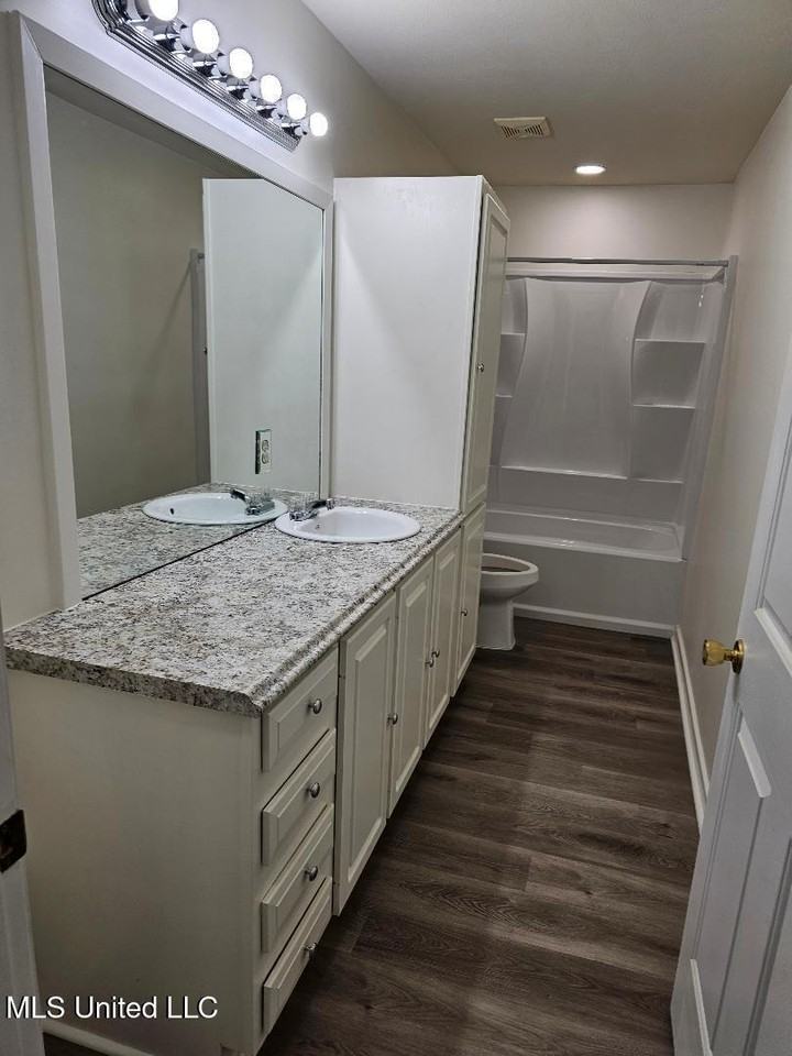 705 Water Oak Cv - Photo 2 of 3