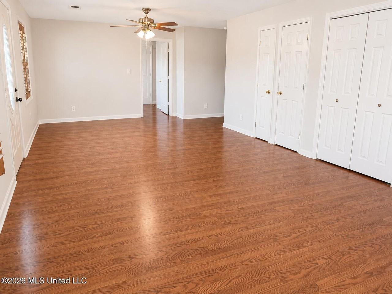 135 Pine Grove Ave - Photo 5 of 16