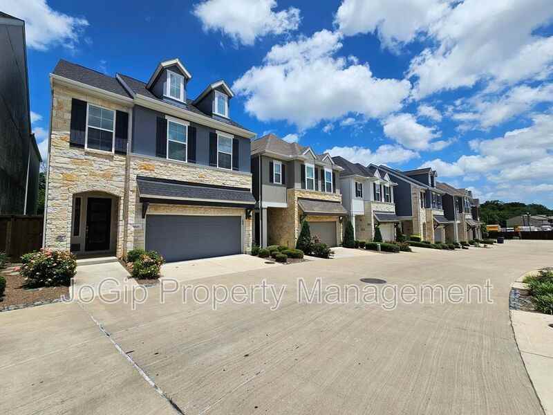 8045 Emerald Rock Dr - Photo 2 of 38
