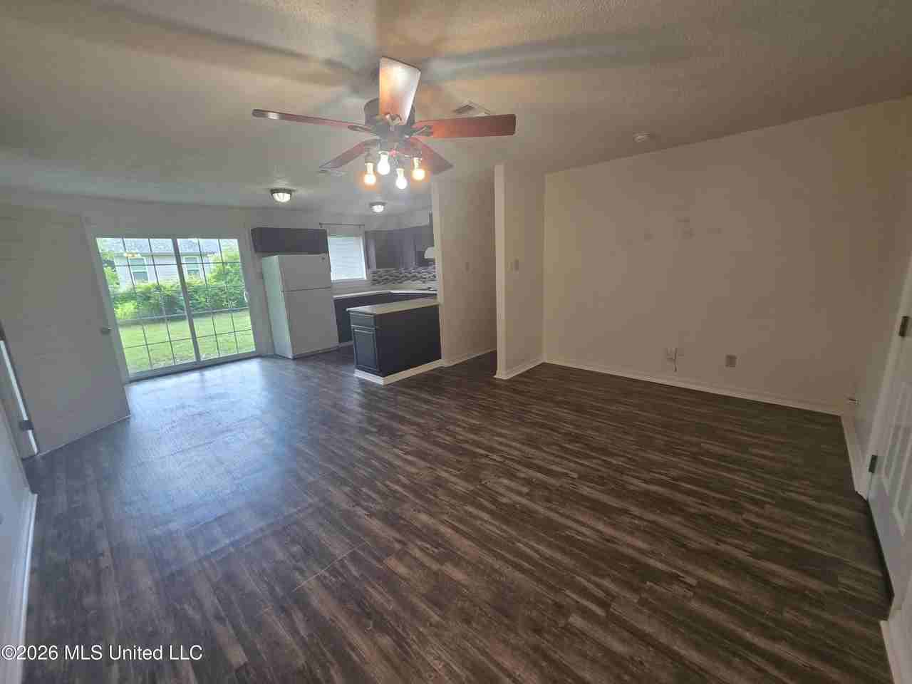 905 Spanish Acres Dr - Photo 4 of 14