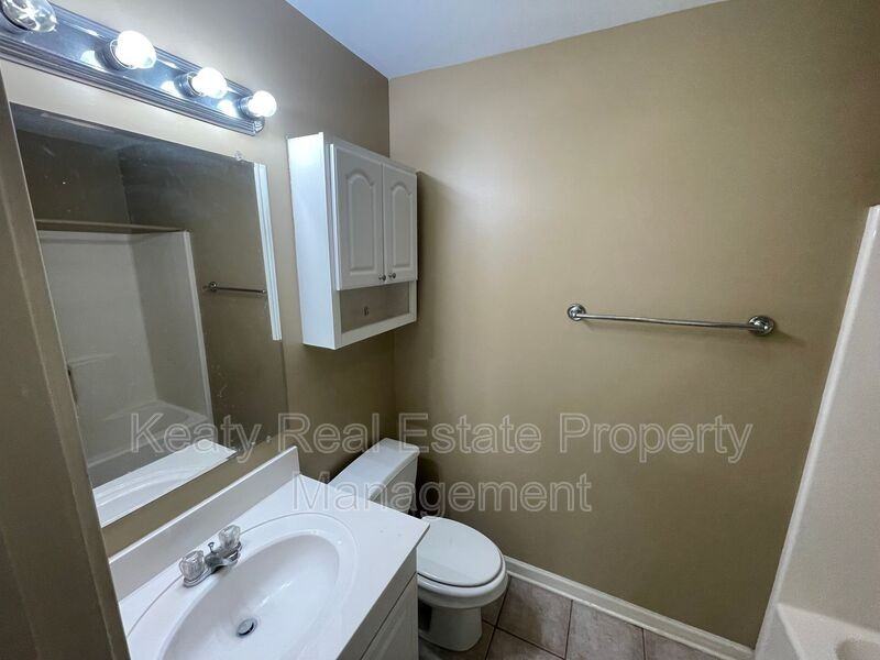 207 Rural St #B - Photo 7 of 11