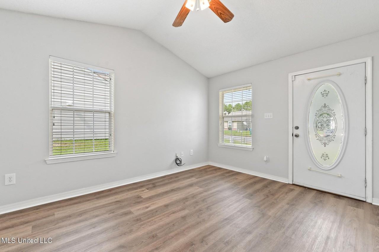 10740 E Bay Tree Dr - Photo 3 of 20