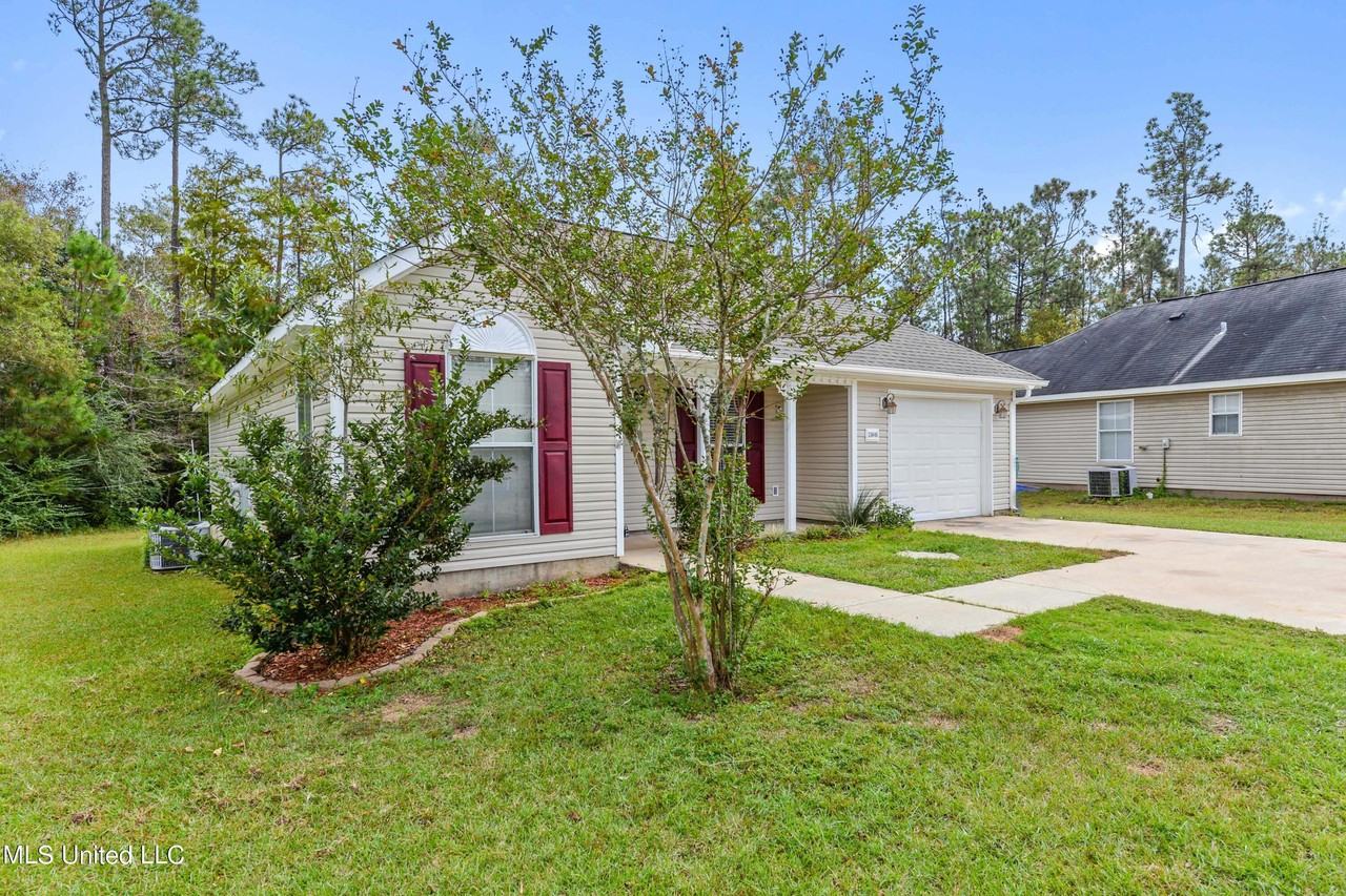 13446 Addison Ave - Photo 2 of 21